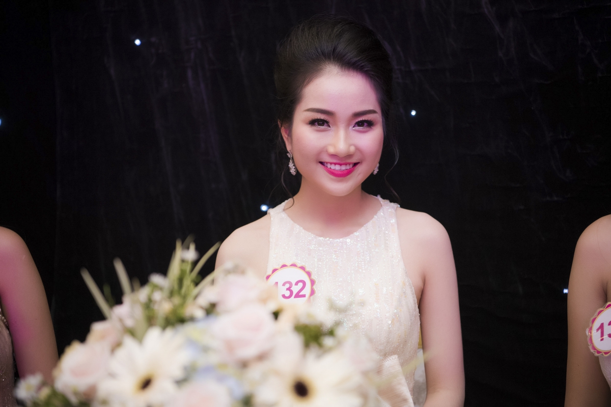 Đàm Vĩnh Hưng thân thiết bên dàn người đẹp HHVN 2016 3 Đàm Vĩnh Hưng thân thiết bên dàn người đẹp HHVN 2016 3